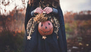 Halloween 2025 en Vigo: qué hacer en Vigo. Foto de Paige Cody.